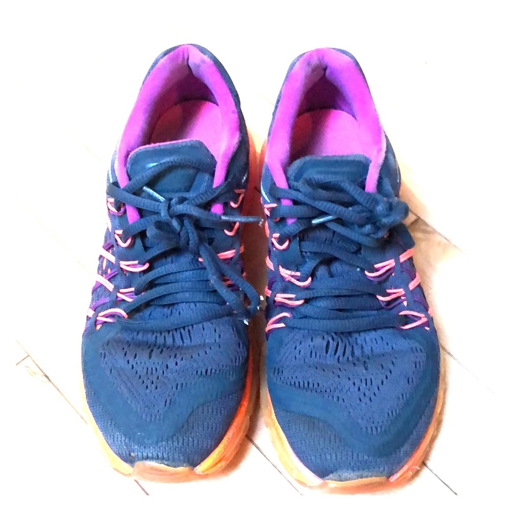 Girls Nike tennis shoes